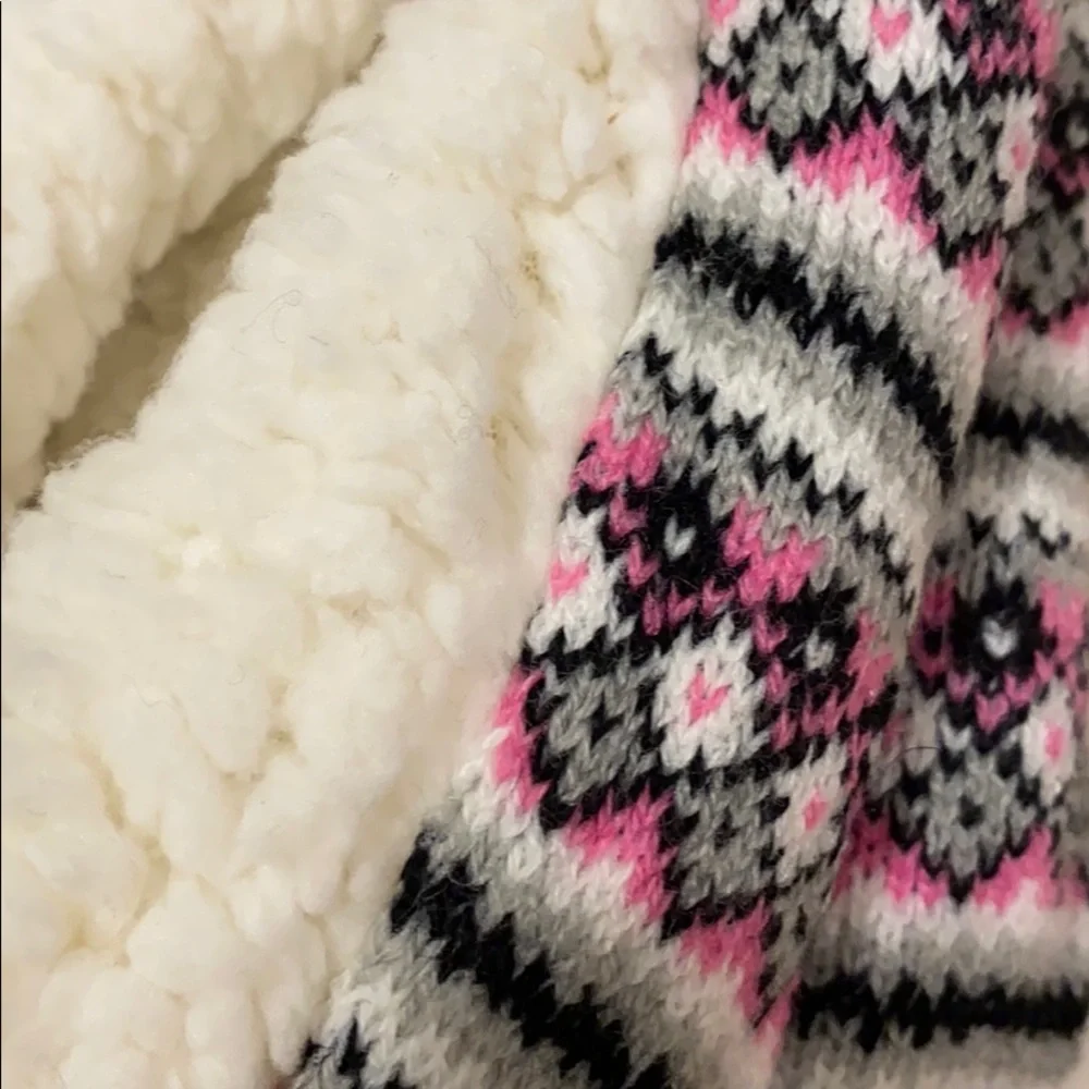 NWT fluffy slippers